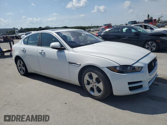 2017 Jaguar XE 20d z VIN SAJAR4BN9HA977316, wystawiony jako Copart lot #58179145 z przebiegiem 84 384 mil mil oraz Tytuł czysty. Historia ofert i sprzedaży dostępna na DreamBid. Obrazek 4.