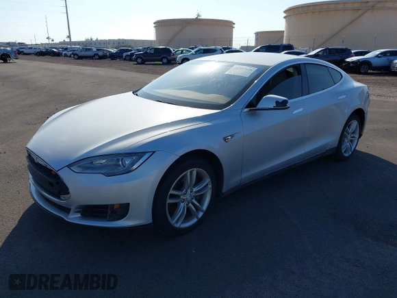 2013 Tesla Model S with VIN 5YJSA1AC3DFP10537, listed as a IAAI auction lot 40707549 with 103,111 mi miles and . Bid and sale history available at DreamBid. Image 20.
