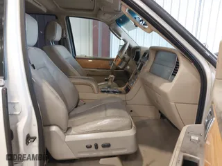 2007 Lincoln Navigator with VIN 5LMFU28517LJ07327, listed as a IAAI auction lot 41706941 with 225,124 mi miles. Bid and sale history available at carsss.com. Image 5.