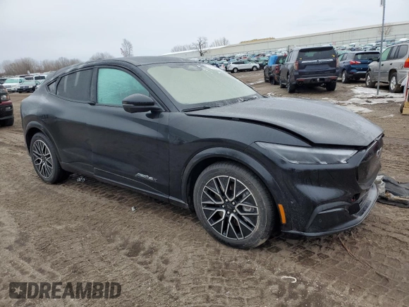 2024 Ford Mustang Mach-E Premium z VIN 3FMTK3SU3RMA04185, wystawiony jako Copart lot #46945065 z przebiegiem 18 781 mil mil oraz Szkoda całkowita • Salvage title. Historia ofert i sprzedaży dostępna na DreamBid. Obrazek 4.