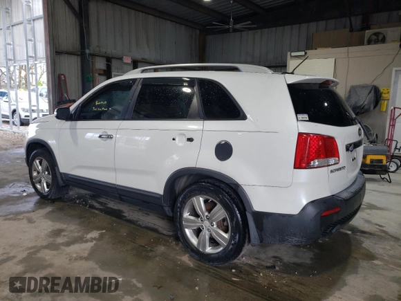 2012 Kia Sorento EX z VIN 5XYKU4A25CG271932, wystawiony jako Copart lot #51371565 z przebiegiem 208 398 mil mil oraz Nie do naprawy • Non repairable. Historia ofert i sprzedaży dostępna na DreamBid. Obrazek 2.