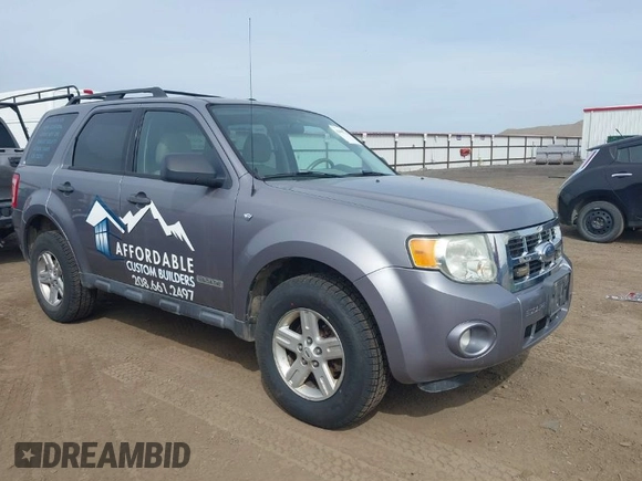 2008 Ford Escape XLT with VIN 1FMCU93178KD40865, listed as a IAAI auction lot 42007729 with 223,192 mi miles. Bid and sale history available at carsss.com. Image 1.