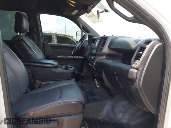 2022 Ram 2500 Tradesman with VIN 3C6UR5HJ4NG345415, listed as a IAAI auction lot 42565756 with 131,495 mi miles and . Bid and sale history available at DreamBid. Image 5.