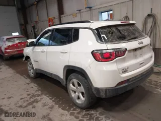 2020 Jeep Compass Latitude with VIN 3C4NJDBB2LT146691, listed as a IAAI auction lot 41490596 with 1 mi miles. Bid and sale history available at carsss.com. Image 3.