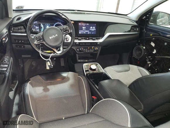 2022 Kia Niro EV S with VIN KNDCC3LG7N5160658, listed as a Copart auction lot 50621795 with NaN miles and Clean Title. Bid and sale history available at carsss.com. Image 8.