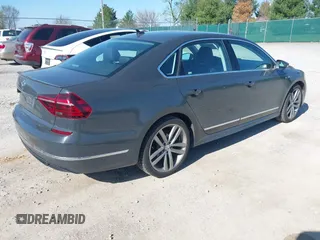 2017 Volkswagen Passat R-Line z VIN 1VWDT7A31HC050245, wystawiony jako IAAI lot #41981476 z przebiegiem 114 246 mil mil oraz . Historia ofert i sprzedaży dostępna na DreamBid. Obrazek 4.