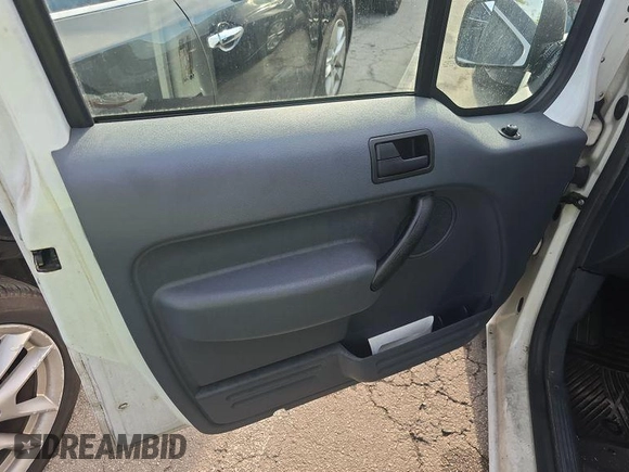 2013 Ford Transit Connect XLT z VIN NM0LS7DN2DT168472, wystawiony jako IAAI lot #42786889 z przebiegiem 146 170 mil mil oraz . Historia ofert i sprzedaży dostępna na DreamBid. Obrazek 21.