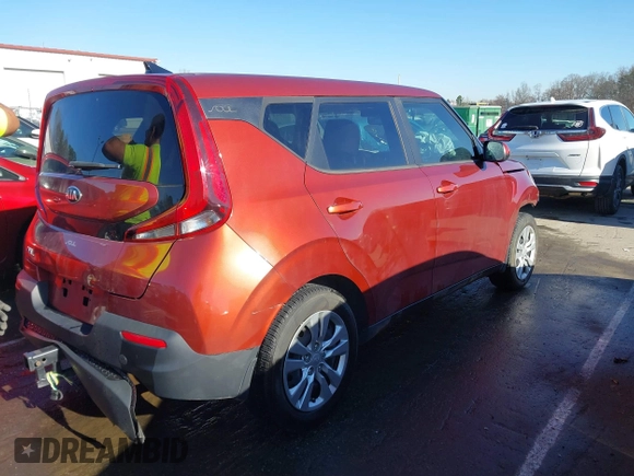 2020 Kia Soul S with VIN KNDJ23AU2L7117902, listed as a IAAI auction lot 41759979 with 59,764 mi miles. Bid and sale history available at carsss.com. Image 4.
