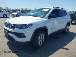 2025 Jeep Compass Latitude with VIN 3C4NJDBN4ST554344, listed as a IAAI auction lot 41993411 with 633 mi miles and . Bid and sale history available at DreamBid. Image 2.