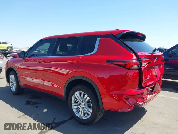 2024 Mitsubishi Outlander ES z VIN JA4J3UA85RZ034199, wystawiony jako IAAI lot #42000755 z przebiegiem 14 160 mil mil oraz . Historia ofert i sprzedaży dostępna na DreamBid. Obrazek 3.