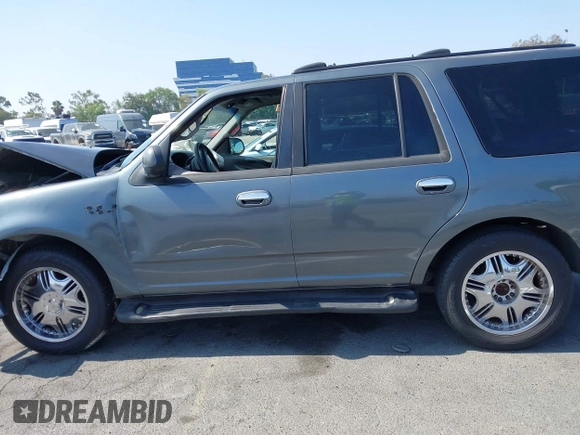 2001 Ford Expedition XLT with VIN 1FMRU15W51LB26235, listed as a IAAI auction lot 42618094 with 204,892 mi miles and . Bid and sale history available at DreamBid. Image 14.
