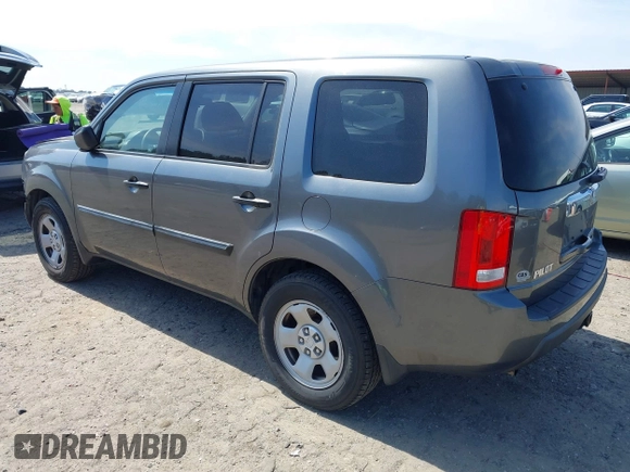 2011 Honda Pilot LX with VIN 5FNYF4H24BB014888, listed as a IAAI auction lot 41833552 with 163,416 mi miles. Bid and sale history available at carsss.com. Image 3.