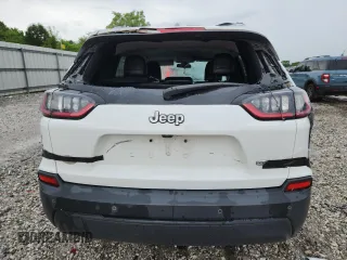 2019 Jeep Cherokee Latitude Plus with VIN 1C4PJLLB0KD333207, listed as a Copart auction lot 60720725 with 67,826 mi miles and Salvage title. Bid and sale history available at DreamBid. Image 6.