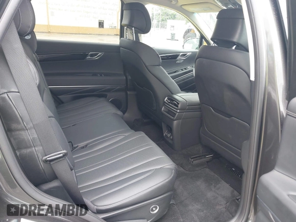 2025 Genesis GV80 Standard z VIN KMUHFESB7SU241172, wystawiony jako IAAI lot #42208893 z przebiegiem 7748 mil mil oraz . Historia ofert i sprzedaży dostępna na DreamBid. Obrazek 8.