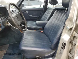 1983 Mercedes-Benz 300 D с VIN WDBAB33A6DB021786, выставлен на аукционе Copart как лот 48110185 с пробегом 152 934 миль миль и На запчасти • Non repairable. История ставок и продаж доступна на DreamBid. Изображение 7.