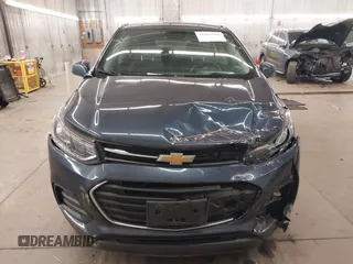 2018 Chevrolet Trax LS with VIN 3GNCJKSBXJL400731, listed as a IAAI auction lot 41827568 with 101,605 mi miles. Bid and sale history available at carsss.com. Image 13.