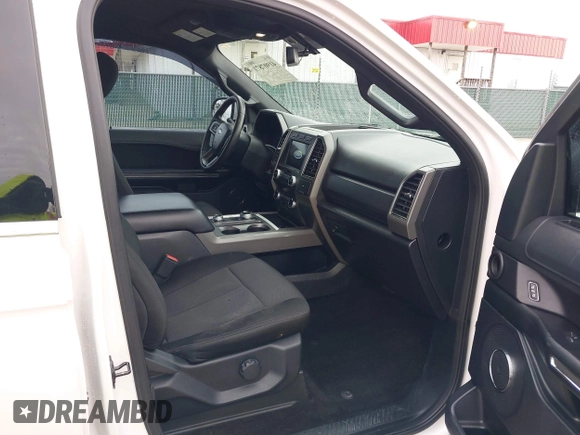 2019 Ford Expedition XLT with VIN 1FMJU1JT9KEA80164, listed as a IAAI auction lot 41907871 with 28,407 mi miles. Bid and sale history available at carsss.com. Image 5.