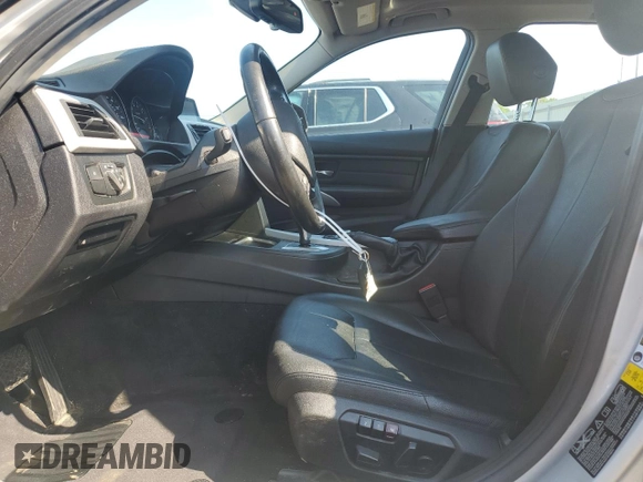 2013 BMW 3 Series 328i xDrive с VIN WBA3B5G53DNS02245, выставлен на аукционе Copart как лот 61544095 с пробегом 123 425 миль миль и Списание • Salvage title. История ставок и продаж доступна на DreamBid. Изображение 7.