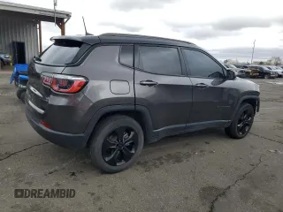 2018 Jeep Compass Altitude with VIN 3C4NJDBB8JT453120, listed as a Copart auction lot 52051085 with 87,653 mi miles and Salvage title. Bid and sale history available at DreamBid. Image 3.