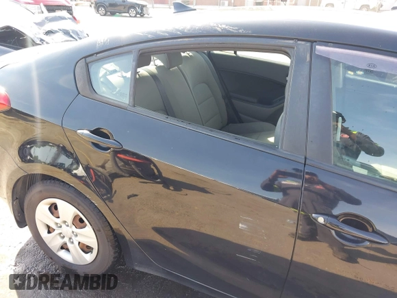 2014 Kia Forte LX with VIN KNAFK4A69E5147424, listed as a IAAI auction lot 41913598 with 117,503 mi miles. Bid and sale history available at carsss.com. Image 6.