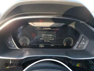 2024 Audi Q3 S line Premium Plus z VIN WA1EECF30R1112003, wystawiony jako Copart lot #46342255 z przebiegiem 5444 mil mil oraz Szkody całkowita. Historia ofert i sprzedaży dostępna na DreamBid. Obrazek 9.
