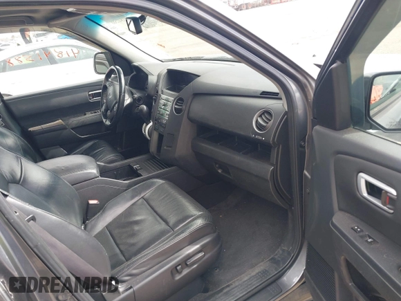 2011 Honda Pilot EX-L with VIN 5FNYF4H65BB066162, listed as a IAAI auction lot 41841588 with 387,036 mi miles and . Bid and sale history available at carsss.com. Image 5.