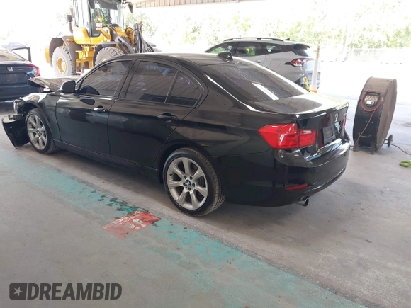 2015 BMW 3 Series 320i с VIN WBA3B1G50FNT64152, выставлен на аукционе IAAI как лот 42303555 с пробегом 115 421 миль миль и . История ставок и продаж доступна на DreamBid. Изображение 3.