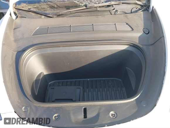 2021 Tesla Model Y Performance with VIN 5YJYGDEF2MF258711, listed as a IAAI auction lot 41367832 with 47,662 mi miles and . Bid and sale history available at DreamBid. Image 10.