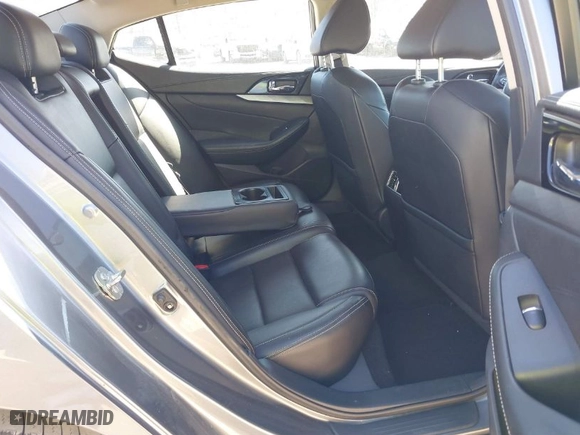 2017 Nissan Maxima SR with VIN 1N4AA6AP4HC453943, listed as a IAAI auction lot 41888527 with 130,577 mi miles. Bid and sale history available at carsss.com. Image 8.
