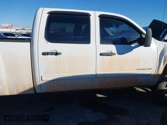 2013 Chevrolet Silverado 2500HD LT with VIN 1GC1CXCG6DF199703, listed as a IAAI auction lot 41287141 with 1 mi miles. Bid and sale history available at carsss.com. Image 14.