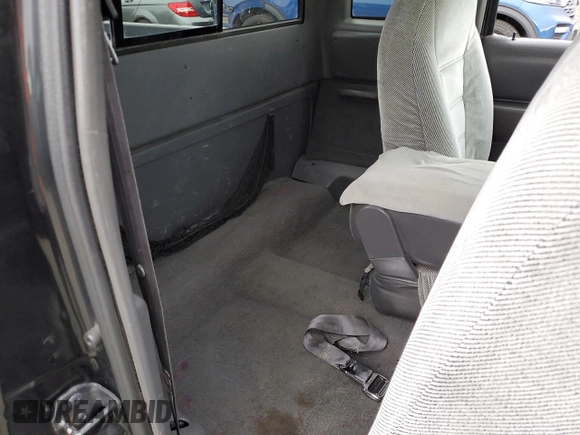2000 Ford Ranger XL with VIN 1FTYR14V1YTA91858, listed as a Copart auction lot 54863035 with 244,120 mi miles and Salvage Title. Bid and sale history available at DreamBid. Image 10.
