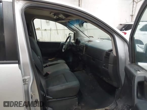 2009 Nissan Titan SE with VIN 1N6BA07D29N304233, listed as a IAAI auction lot 42013084 with 191,407 mi miles. Bid and sale history available at carsss.com. Image 5.