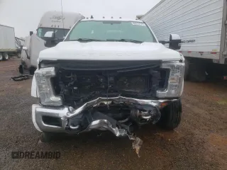 2019 Ford F-450 XL with VIN 1FT8W4DTXKEE61368, listed as a Copart auction lot 82615774 with Not Provided miles and Salvage Title. Bid and sale history available at carsss.com. Image 5.