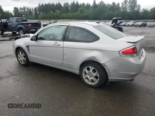 2008 Ford Focus SE z VIN 1FAHP33NX8W147139, wystawiony jako Copart lot #57520415 z przebiegiem 151 852 mil mil oraz Szkoda całkowita • Salvage title. Historia ofert i sprzedaży dostępna na DreamBid. Obrazek 2.