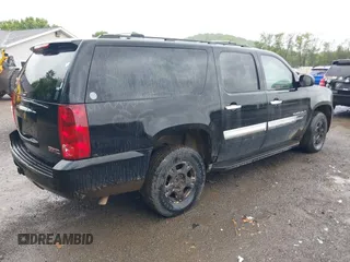 2007 GMC Yukon XL SLT z VIN 1GKFK16327J211852, wystawiony jako IAAI lot #42318099 z przebiegiem 225 000 mil mil oraz . Historia ofert i sprzedaży dostępna na DreamBid. Obrazek 4.