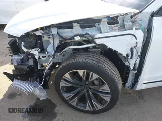 2024 Audi Q8 Premium Plus z VIN WA1BVBF19RD018552, wystawiony jako IAAI lot #41857441 z przebiegiem 3 188 mil mil oraz . Historia ofert i sprzedaży dostępna na DreamBid. Obrazek 19.