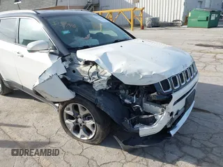 2020 Jeep Compass Limited with VIN 3C4NJCCB2LT247237, listed as a IAAI auction lot 41832949 with 58,625 mi miles. Bid and sale history available at carsss.com. Image 6.
