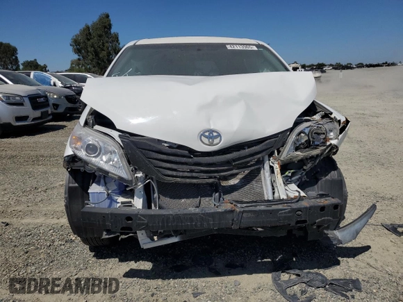 2017 Toyota Sienna L z VIN 5TDZZ3DC7HS881839, wystawiony jako Copart lot #42113965 z przebiegiem 73 828 mil mil oraz Szkoda całkowita • Salvage title. Historia ofert i sprzedaży dostępna na DreamBid. Obrazek 5.