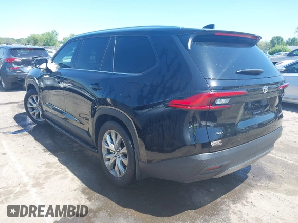 2024 Toyota Highlander XLE z VIN 5TDAAAB51RS058547, wystawiony jako IAAI lot #41967637 z przebiegiem 13 191 mil mil oraz . Historia ofert i sprzedaży dostępna na DreamBid. Obrazek 3.