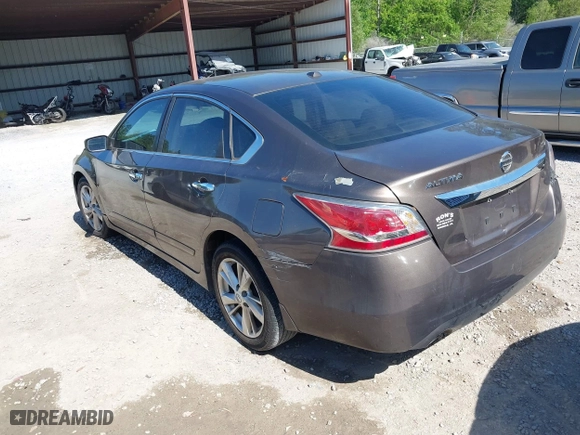 2015 Nissan Altima 2.5 S with VIN 1N4AL3AP3FC204149, listed as a IAAI auction lot 42005694 with 277,106 mi miles. Bid and sale history available at carsss.com. Image 3.