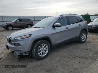 2016 Jeep Cherokee Latitude with VIN 1C4PJMCS4GW119838, listed as a Copart auction lot 45709255 with 132,168 mi miles and Salvage Title. Bid and sale history available at carsss.com. Image 1.