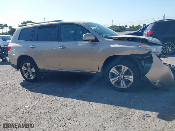 2013 Toyota Highlander Limited with VIN 5TDYK3EH2DS139594, listed as a IAAI auction lot 41806049 with 175,484 mi miles. Bid and sale history available at carsss.com. Image 14.
