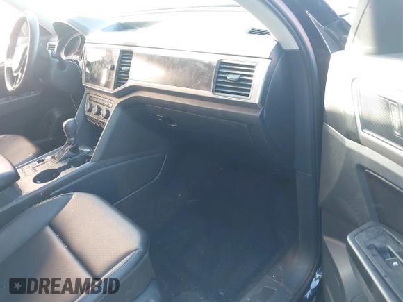 2018 Volkswagen Atlas SE with VIN 1V2DR2CA9JC540162, listed as a IAAI auction lot 41631056 with 80,802 mi miles and . Bid and sale history available at DreamBid. Image 5.