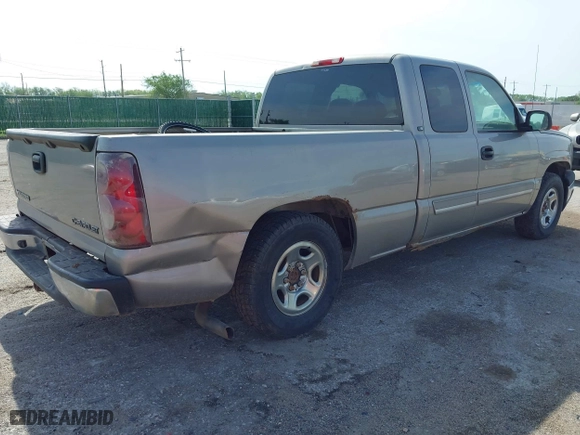 2003 Chevrolet Silverado 1500 LS with VIN 2GCEC19V231178471, listed as a IAAI auction lot 42085646 with 200,584 mi miles. Bid and sale history available at carsss.com. Image 4.