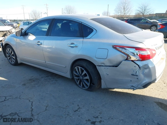 2016 Nissan Altima 2.5 SL with VIN 1N4AL3AP8GC112214, listed as a IAAI auction lot 41328138 with 131,288 mi miles. Bid and sale history available at carsss.com. Image 3.