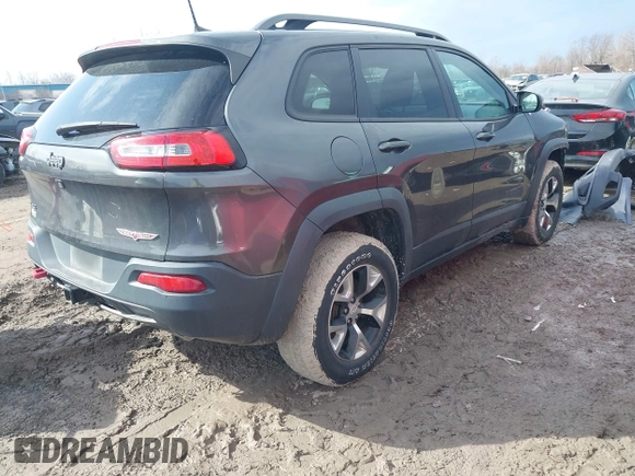 2017 Jeep Cherokee Trailhawk z VIN 1C4PJMBS0HW649422, wystawiony jako IAAI lot #41696815 z przebiegiem 62 185 mil mil oraz . Historia ofert i sprzedaży dostępna na DreamBid. Obrazek 4.