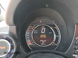 2017 FIAT 500 Abarth z VIN 3C3CFFFH3HT580312, wystawiony jako Copart lot #52361935 z przebiegiem 70 917 mil mil oraz Szkody całkowita. Historia ofert i sprzedaży dostępna na DreamBid. Obrazek 9.