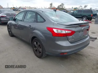 2014 Ford Focus SE with VIN 1FADP3F24EL416510, listed as a IAAI auction lot 41911464 with 186,153 mi miles. Bid and sale history available at carsss.com. Image 3.