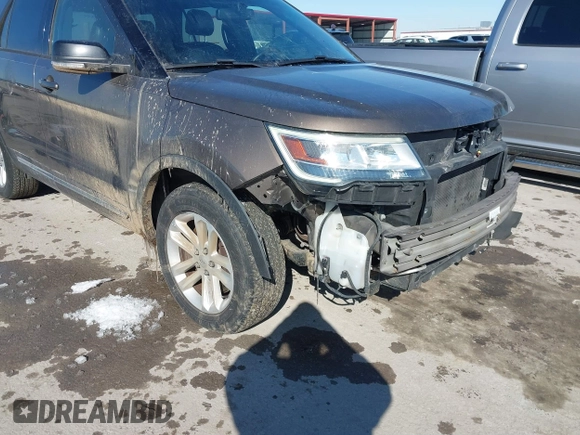 2016 Ford Explorer XLT with VIN 1FM5K7D80GGA43226, listed as a IAAI auction lot 41624298 with 173,649 mi miles. Bid and sale history available at carsss.com. Image 16.