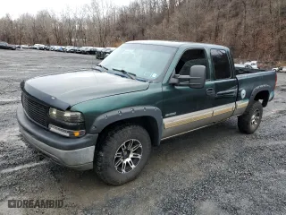 2002 Chevrolet Silverado 1500 LT with VIN 2GCEK19T721290666, listed as a Copart auction lot 48002255 with 220,193 mi miles and Clean Title. Bid and sale history available at carsss.com. Image 1.